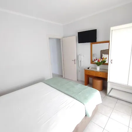 Lägenhetshotell Ioli 3*