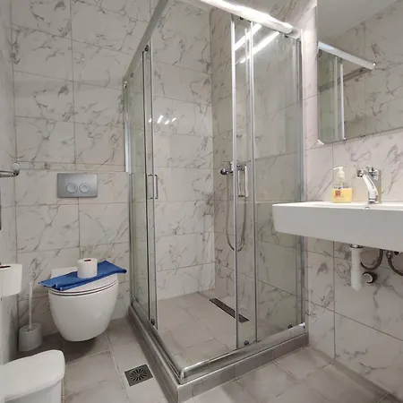 Ioli Lägenhetshotell