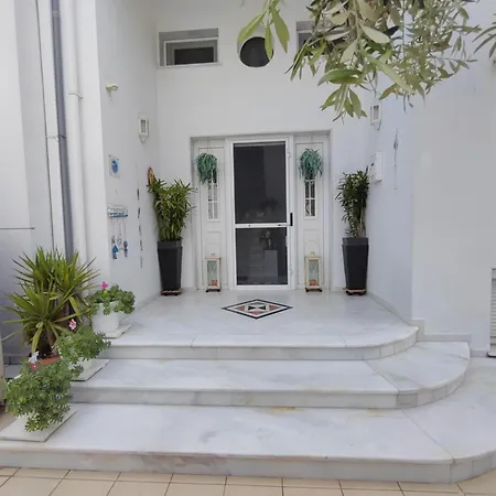 Ioli Lägenhetshotell 3*