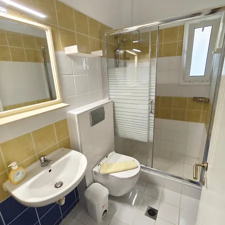 Ioli Aparthotel 4*