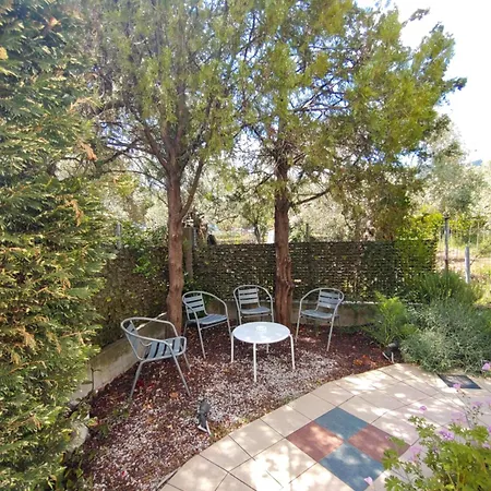 Lägenhetshotell Ioli 3*