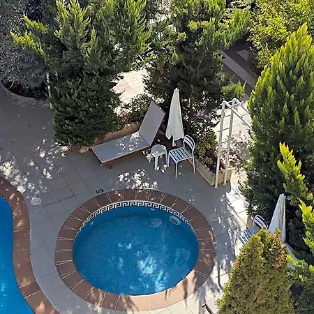 Ioli Hotel apartamentowy 4*