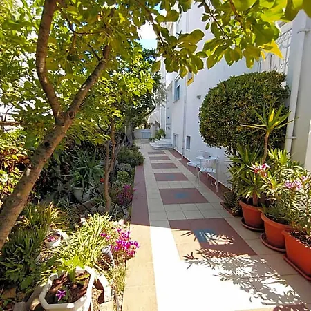 Ioli Hotel apartamentowy 4*
